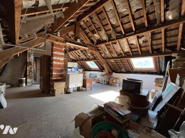 Beau potentiel, maison familiale + bâtiments secteur pont de VAUX (3556 m2)