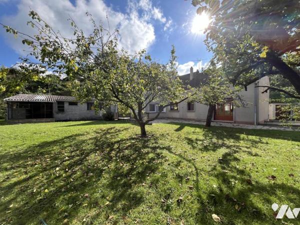 Beau potentiel, maison familiale + bâtiments secteur pont de VAUX (3556 m2)