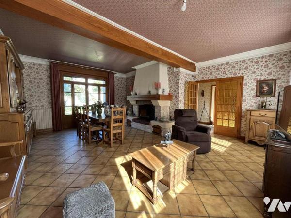 Beau potentiel, maison familiale + bâtiments secteur pont de VAUX (3556 m2)