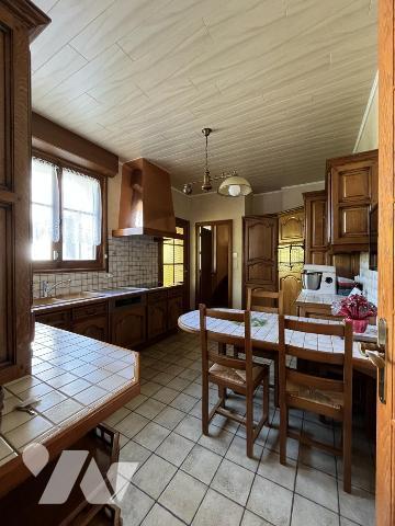 Beau potentiel, maison familiale + bâtiments secteur pont de VAUX (3556 m2)