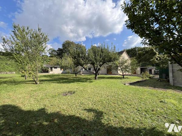 Beau potentiel, maison familiale + bâtiments secteur pont de VAUX (3556 m2)