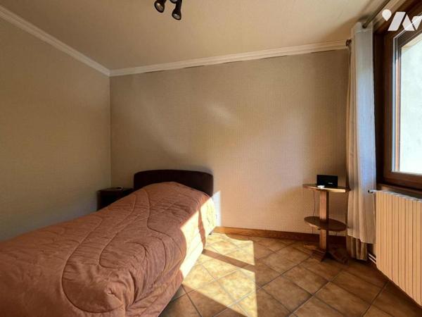 Beau potentiel, maison familiale + bâtiments secteur pont de VAUX (3556 m2)