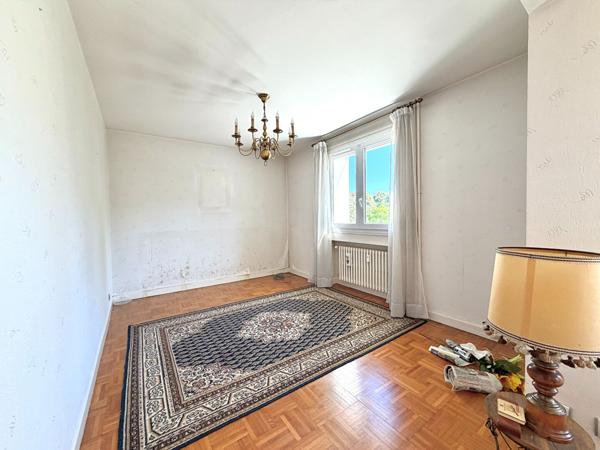 Appartement T4 de 83 m² avec garage et cave - À deux pas du Parc de l'Europe - Saint-Étienne