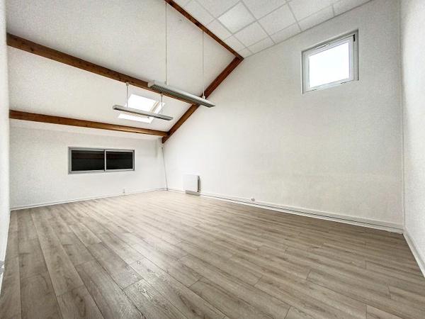Bureau à Louer à MARLY 2150 €