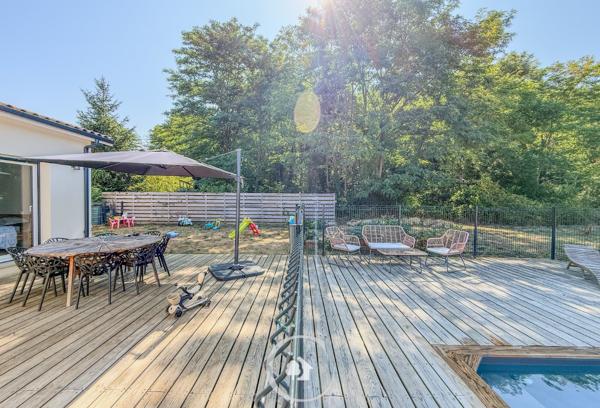 MAISON CONTEMPORAINE T4 2022 - 3 CHAMBRES - PISCINE - VUE FORET