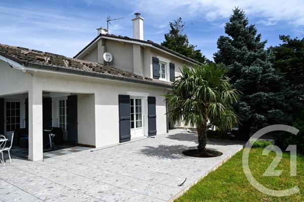 Maison à vendre  7 pièces - 200 m2 ST JEAN BONNEFONDS - 42