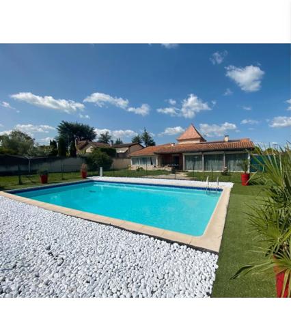 Superbe propriété de charme de 320 m² avec piscine – Villeneuve-sur-Lot