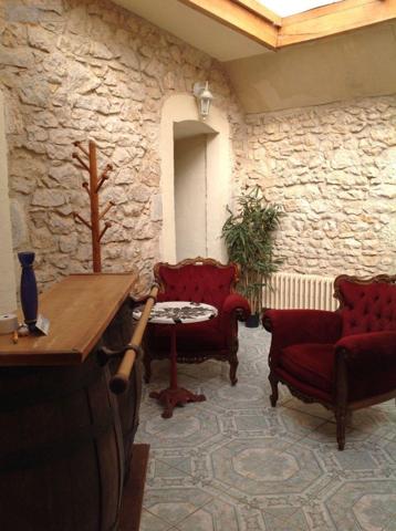 Local professionnel à vendre à Saint-Gaultier dans l'Indre (36800), ref : 037/2042