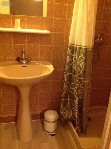 Local professionnel à vendre à Saint-Gaultier dans l'Indre (36800), ref : 037/2042