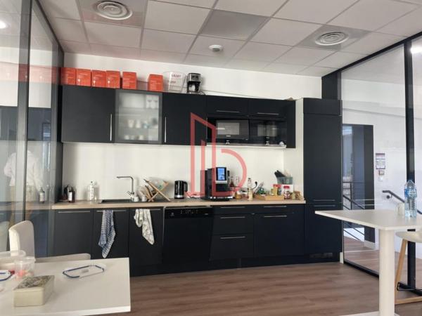 Bureau de 837 m² à louer à Bordeaux Chartrons