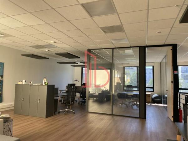 Bureau de 837 m² à louer à Bordeaux Chartrons