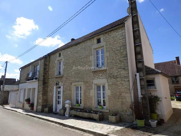 Vente Maison de village 6 pièces 123 m2 à Noyers