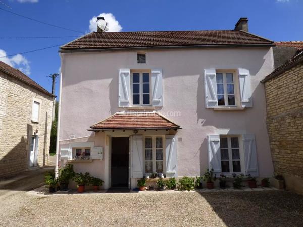 Vente Maison de village 6 pièces 123 m2 à Noyers