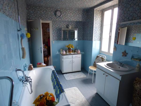 Vente Maison de village 6 pièces 123 m2 à Noyers