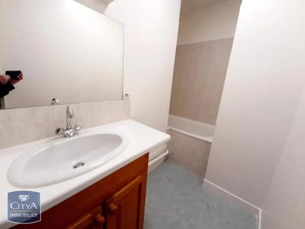 Appartement à louer 3 pièces 58.27m² Châteauroux (36000)