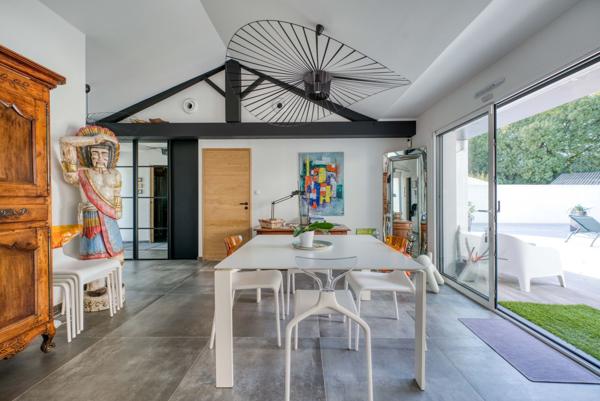 Villa Contemporaine derrière Les Parcs