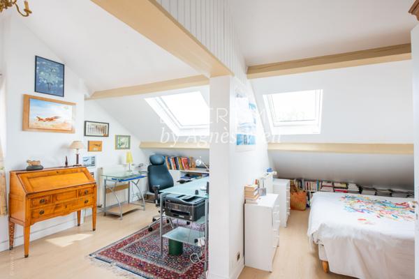 Rueil-Malmaison (92500) RUEIL-MALMAISON - BUZENVAL - MAISON FAMILIALE 7 PIECES AVEC TERRASSE ET JARDIN