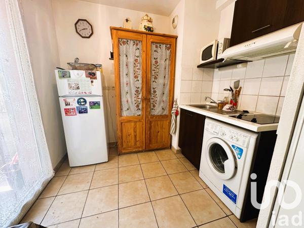 Appartement 2 pièces de 47 m² à Milhaud (30540)