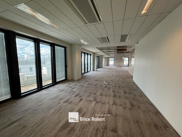 Bureaux à louer Lyon Part-Dieu - immeuble neuf - prestations haut de gamme