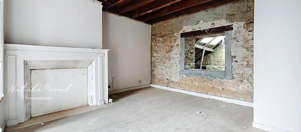 HYPER CENTRE - MAISON EN PIERRE A RENOVER