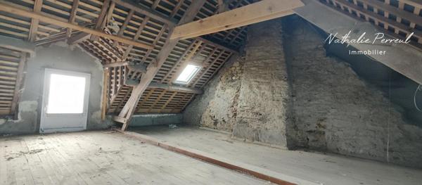 HYPER CENTRE - MAISON EN PIERRE A RENOVER