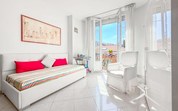 Appartement à vendre    1 pièce • 25,15 m2 Nice