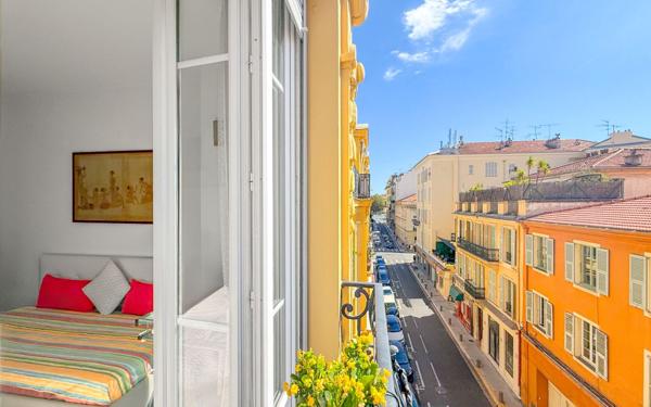 Appartement à vendre    1 pièce • 25,15 m2 Nice