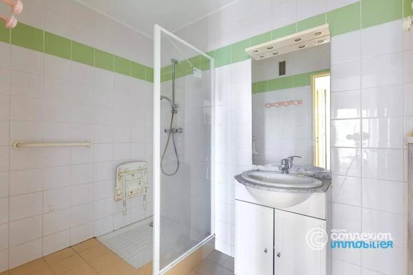 APPARTEMENT ETAGE ELEVE - LUMINEUX - BALCON - DPE D
