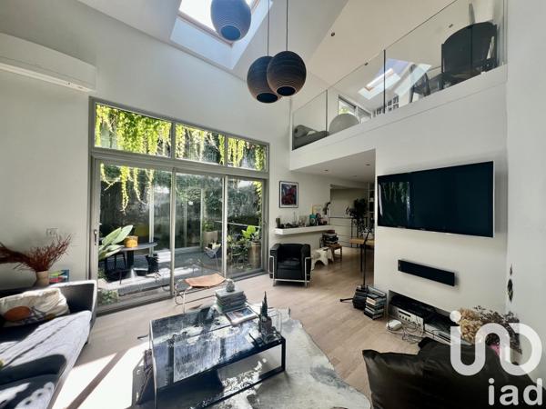 Loft 4 pièces de 170 m² à Bordeaux (33300)