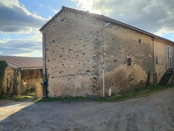 Maison en pierres rénovée à proximité d'Ardes sur Couze