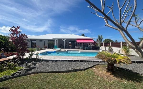 Maison à louer    5 pièces •  Saint-François