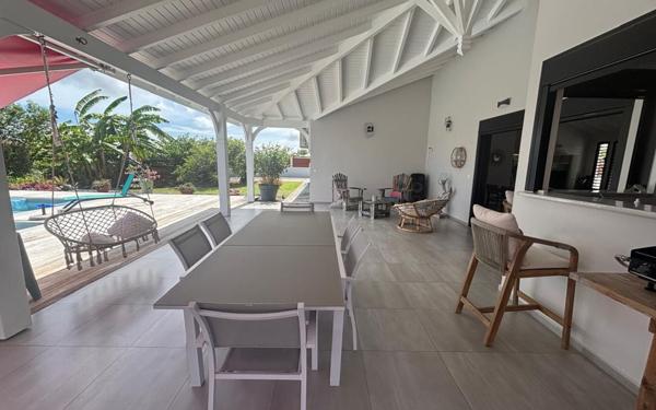 Maison à louer    5 pièces •  Saint-François