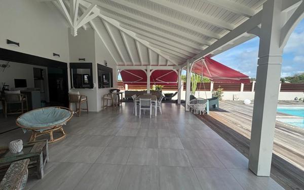 Maison à louer    5 pièces •  Saint-François