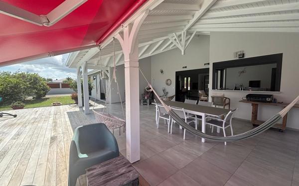 Maison à louer    5 pièces •  Saint-François