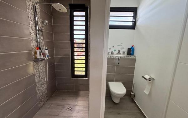 Maison à louer    5 pièces •  Saint-François