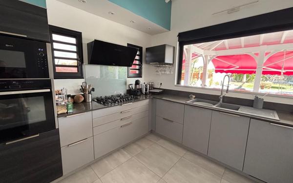 Maison à louer    5 pièces •  Saint-François