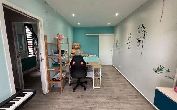 Maison à louer    5 pièces •  Saint-François