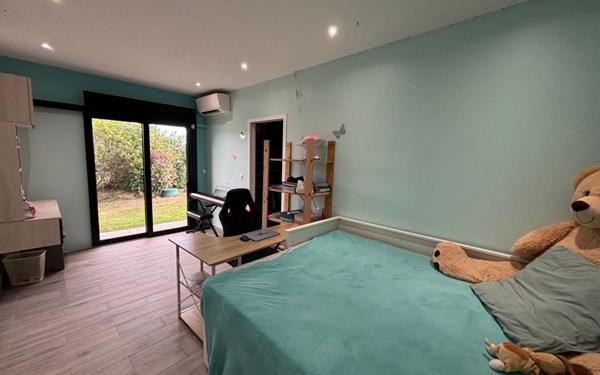 Maison à louer    5 pièces •  Saint-François