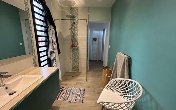 Maison à louer    5 pièces •  Saint-François