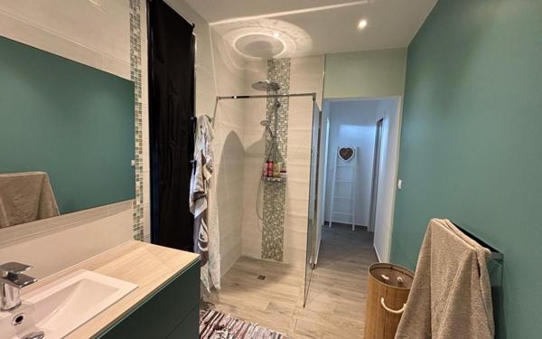 Maison à louer    5 pièces •  Saint-François