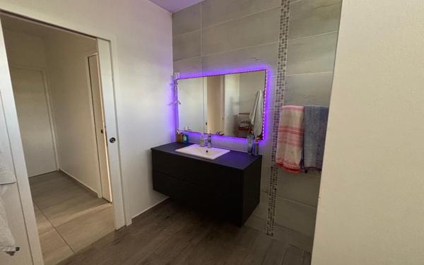 Maison à louer    5 pièces •  Saint-François