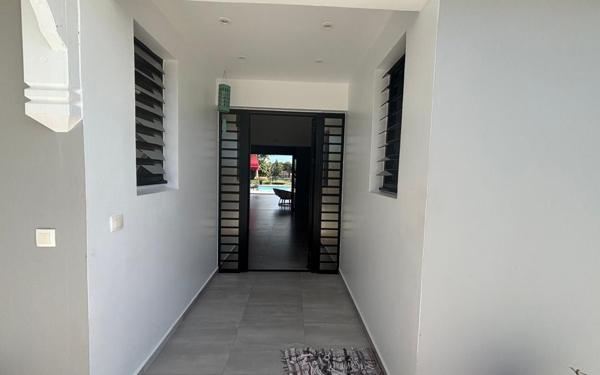 Maison à louer    5 pièces •  Saint-François