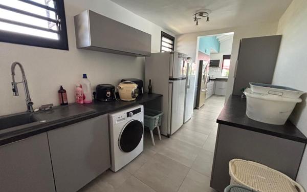 Maison à louer    5 pièces •  Saint-François