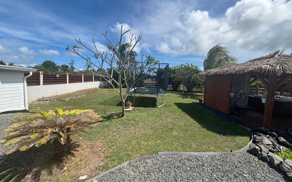 Maison à louer    5 pièces •  Saint-François