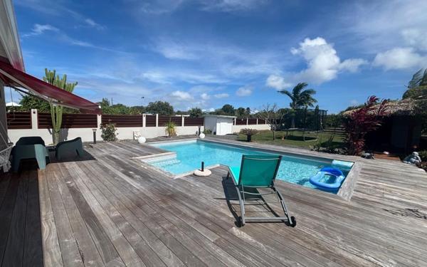 Maison à louer    5 pièces •  Saint-François