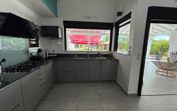 Maison à louer    5 pièces •  Saint-François