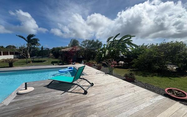 Maison à louer    5 pièces •  Saint-François