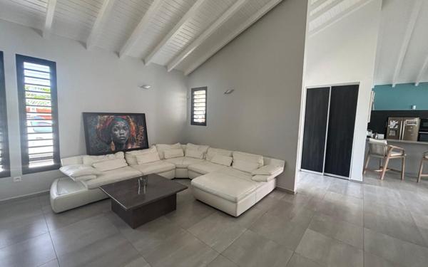 Maison à louer    5 pièces •  Saint-François