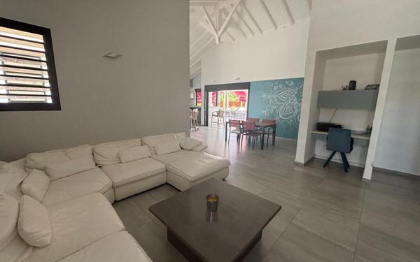 Maison à louer    5 pièces •  Saint-François