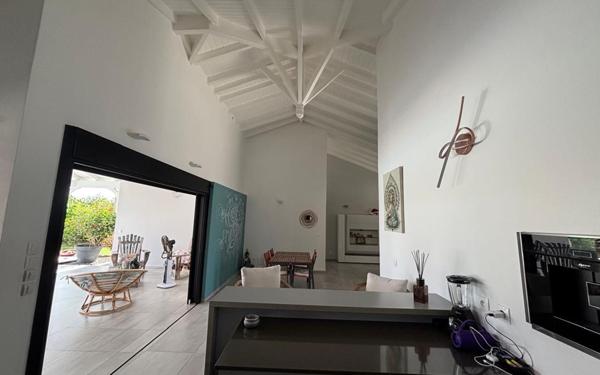 Maison à louer    5 pièces •  Saint-François